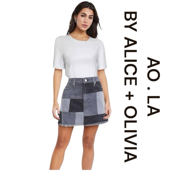 AO . LA BY ALICE + OLIVIA JEANS Amazing Patchwork Denim Mini Skirt, Size 25. - Picture 1 of 12